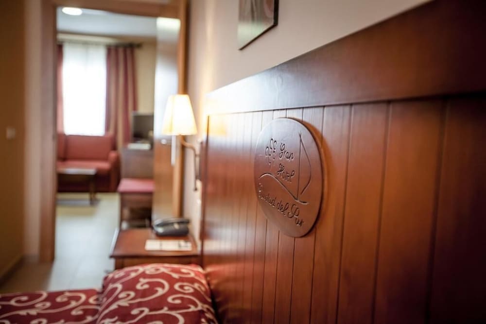 Фото Gran Hotel Ciudad Del Sur