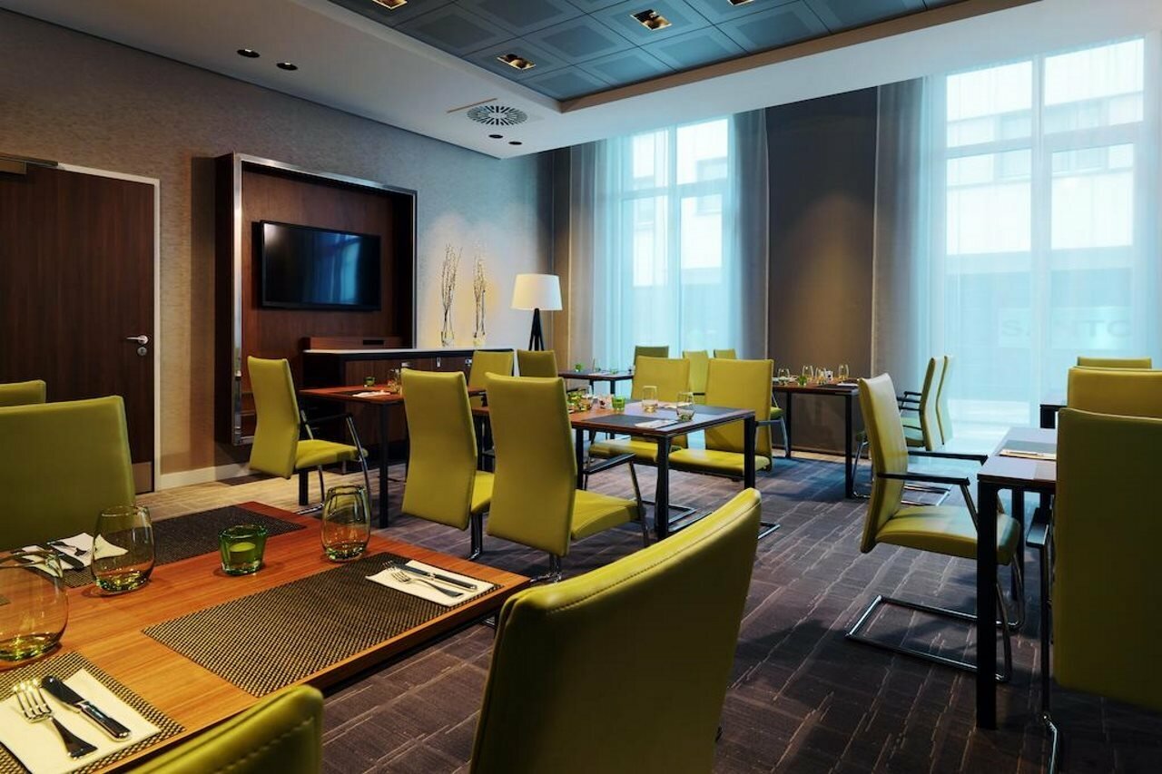 Фото Courtyard by Marriott Cologne