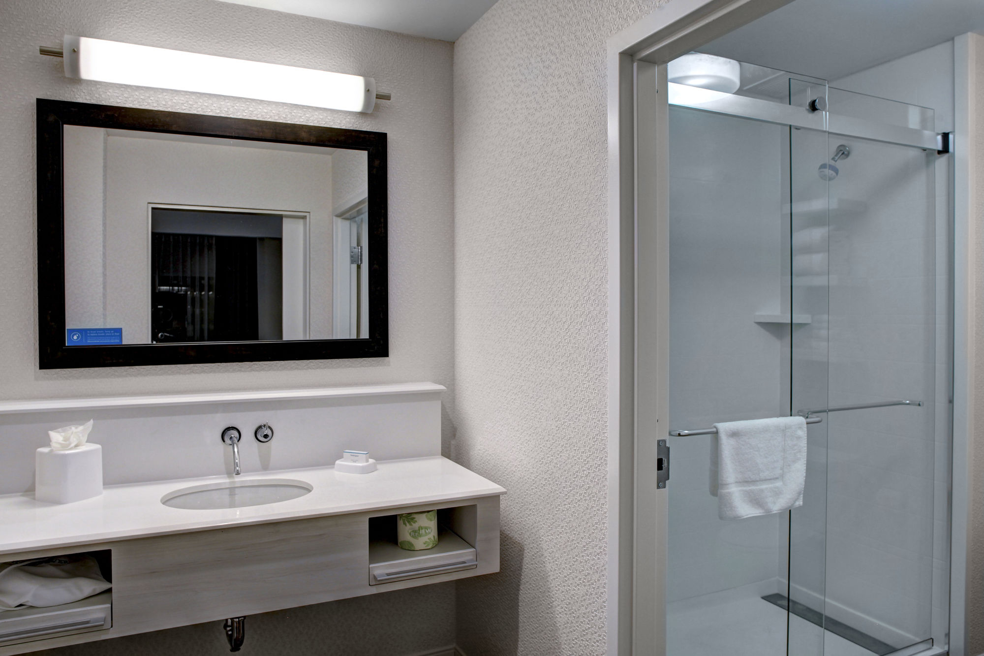 Фото Hampton Inn & Suites Richmond - Downtown