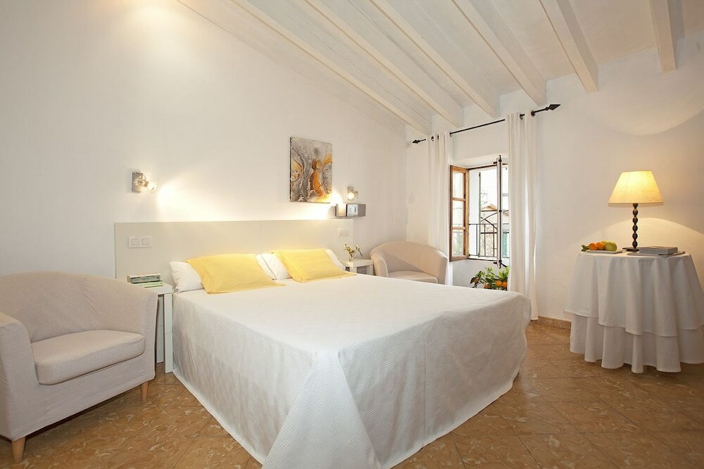 Фото Fornalutx Petit Hotel