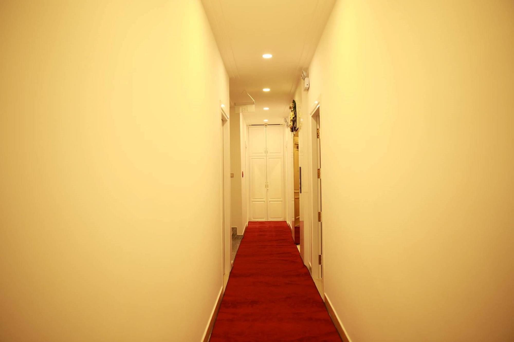 Фото Tulip Hotel 3