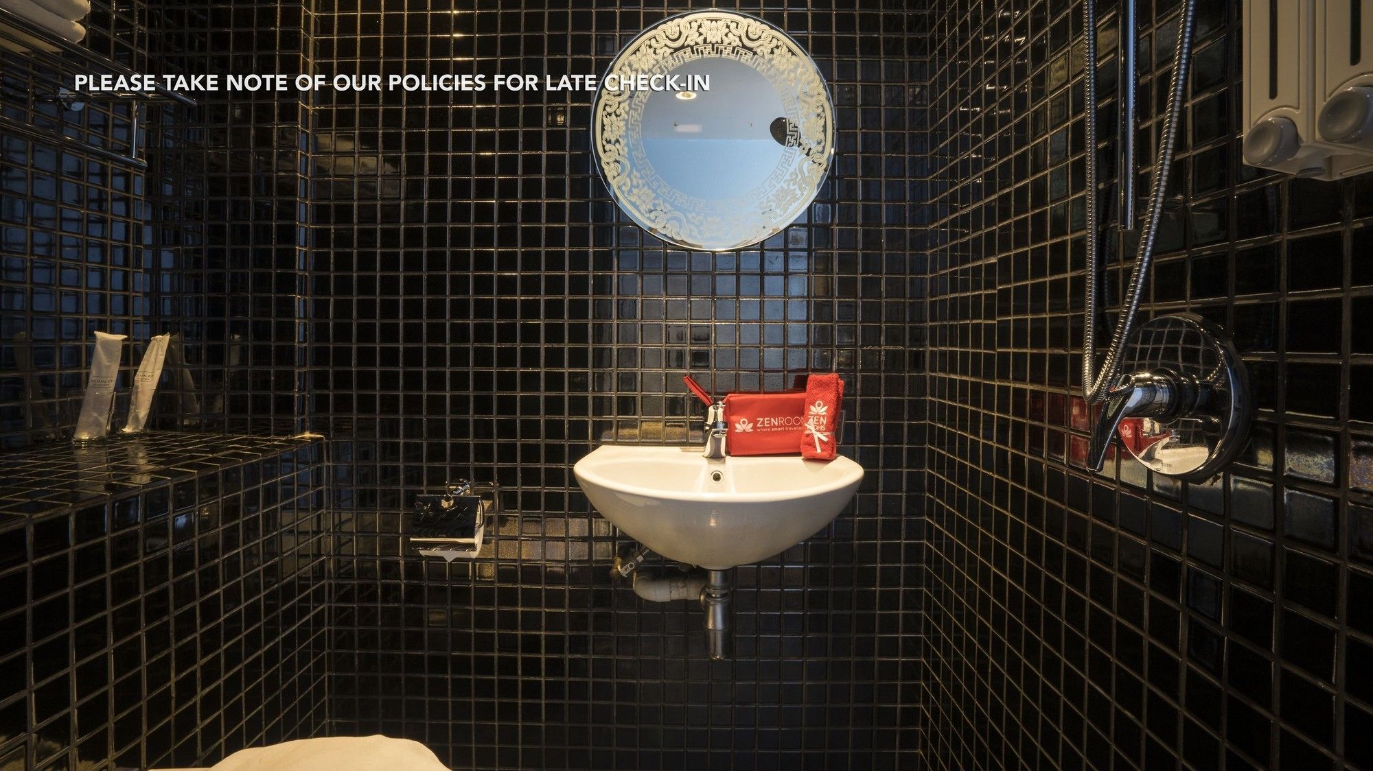 Фото Zen Rooms People's Park Complex