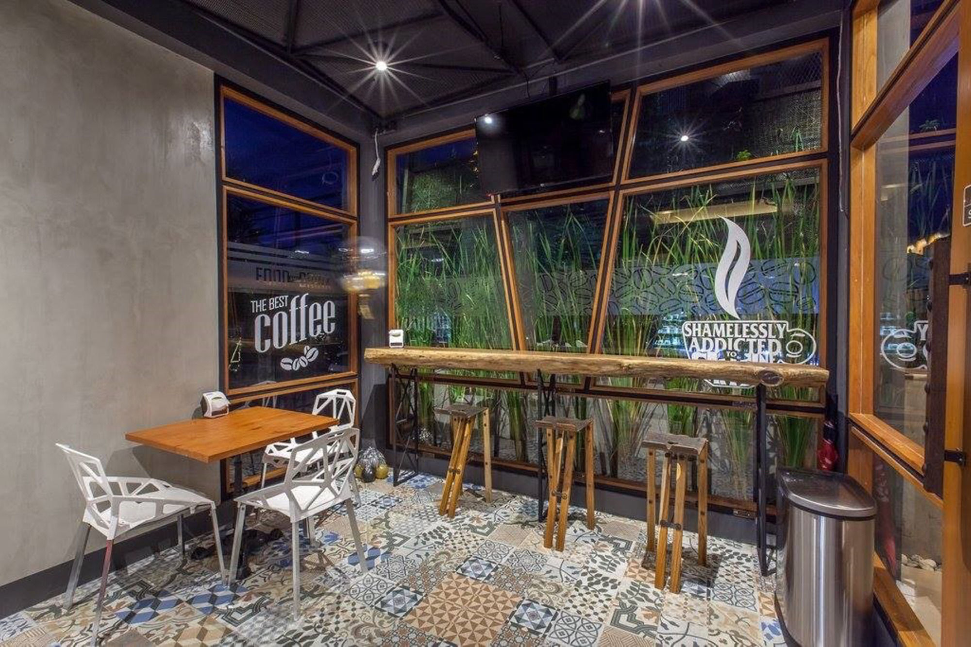 Фото Loftmania Boutique Hotel