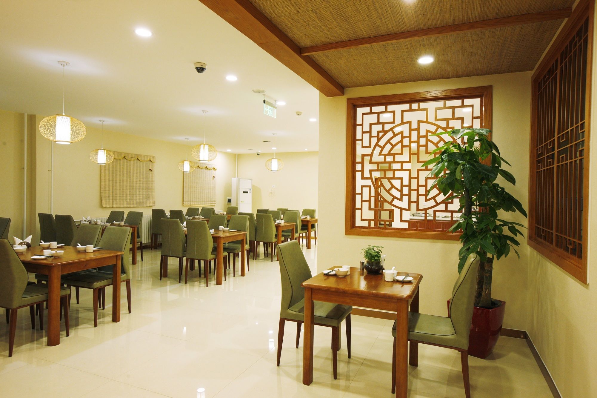 Фото Beijing Dongdan Hotel