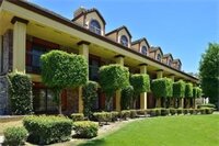 Фото Best Western Plus Raffles Inn & Suites