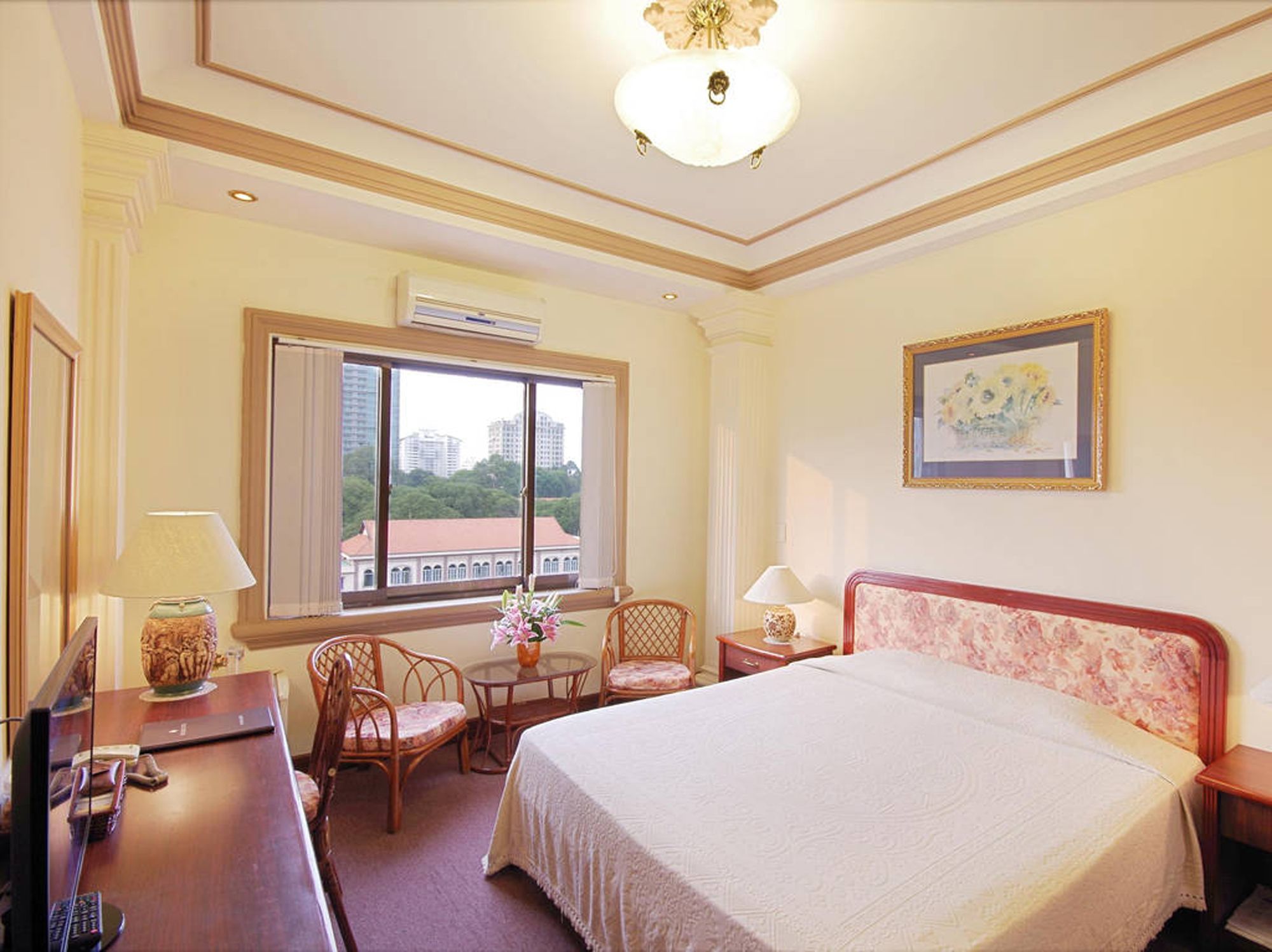 Фото The Spring Hotel