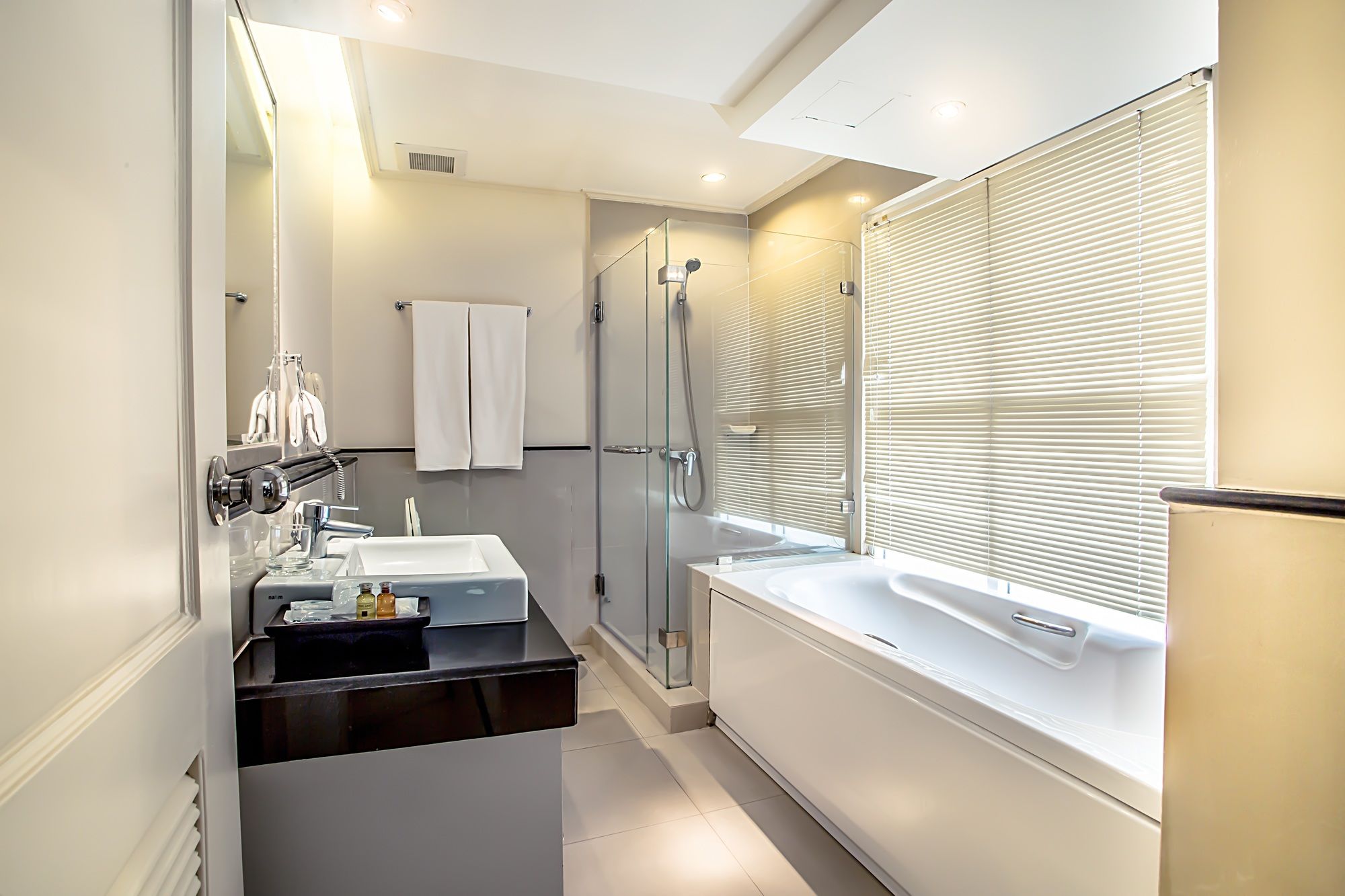 Фото Hope Land Hotel 