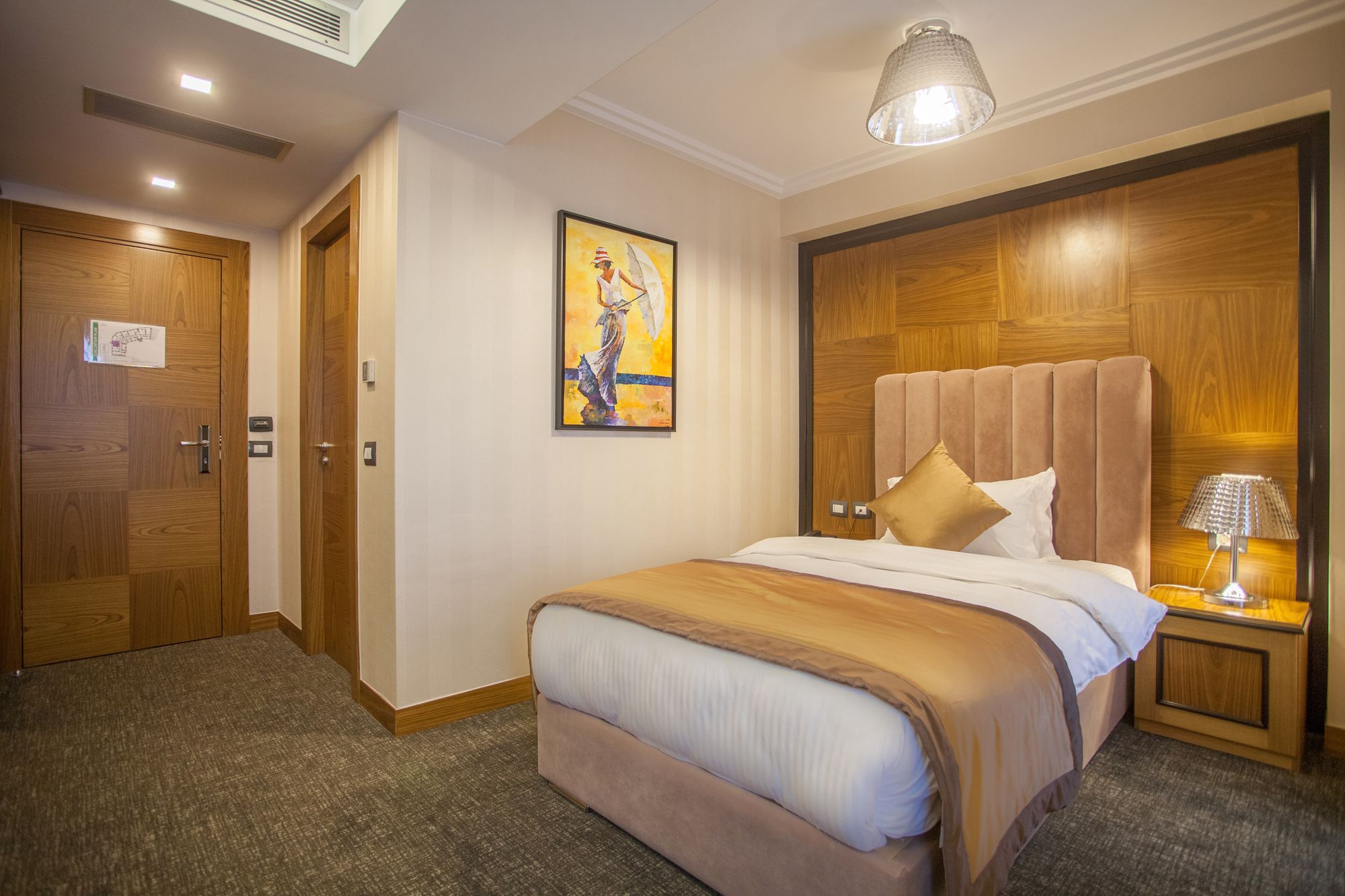 Фото Hotel Colosseo Tirana