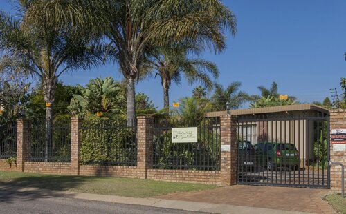 Внешний вид отеля Rest a While Guest House в Претории, фото 3