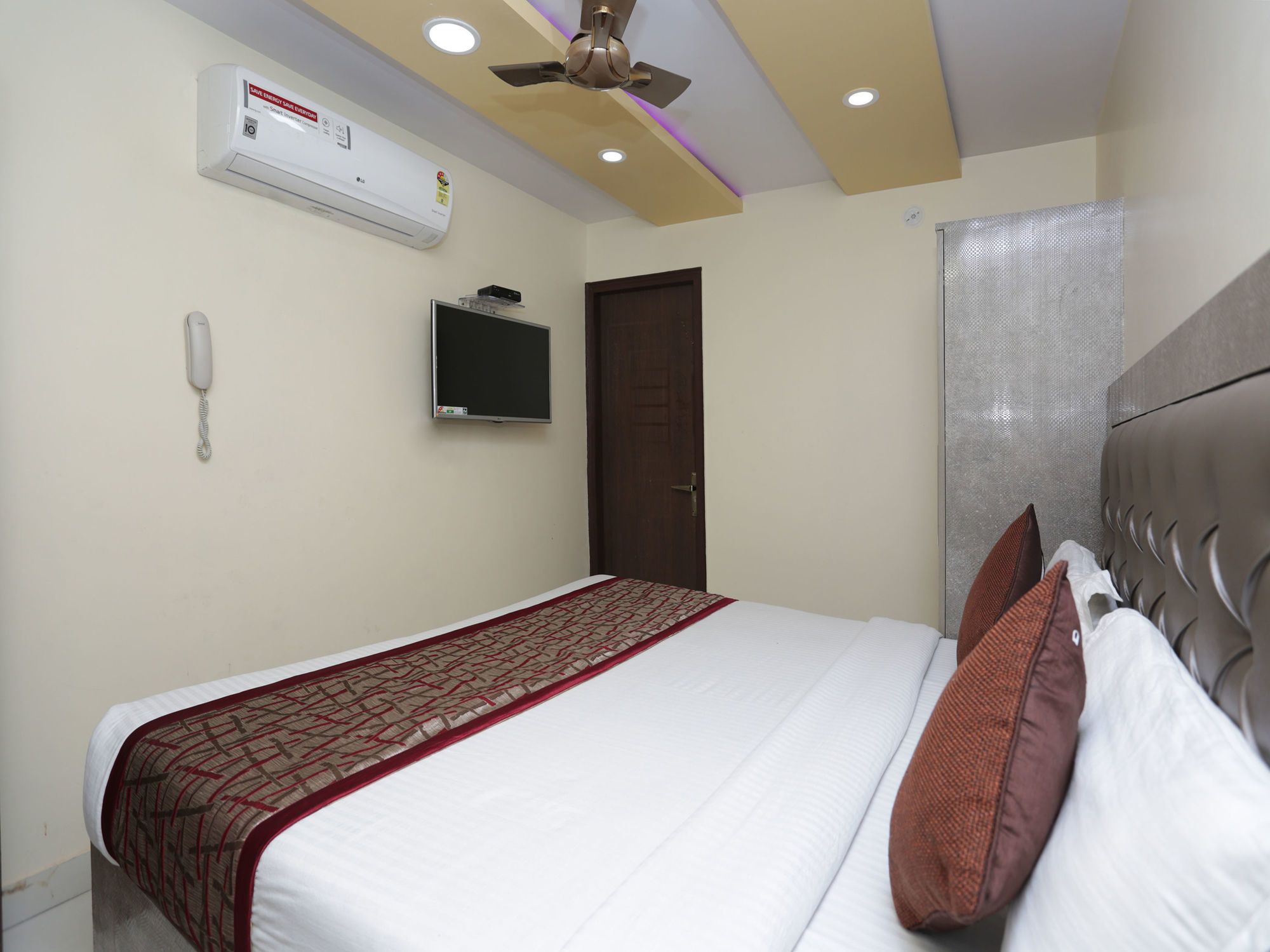 Фото Oyo 13455 Rama Krishna Hotel