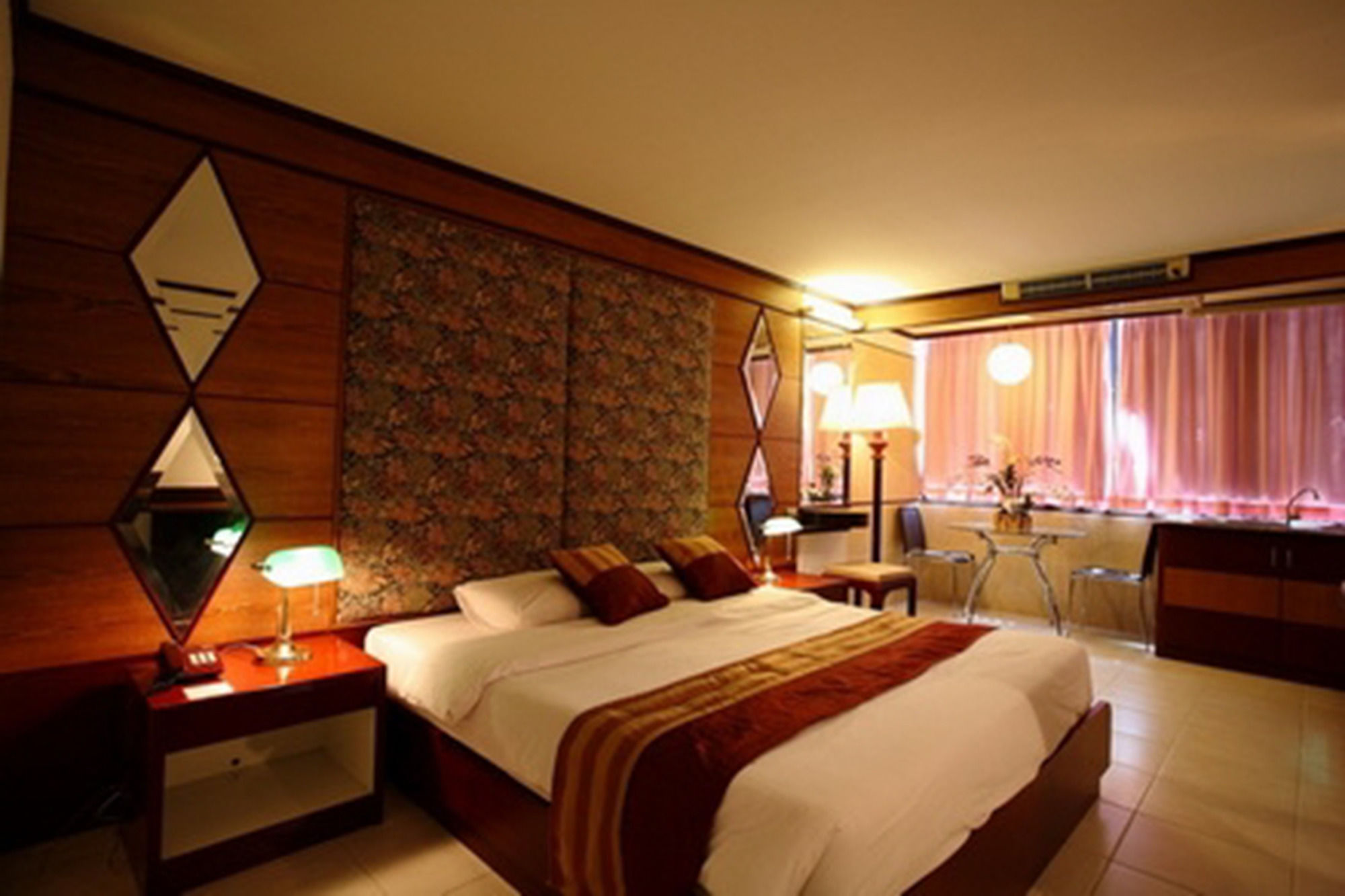 Фото The Pacific Cool Chic