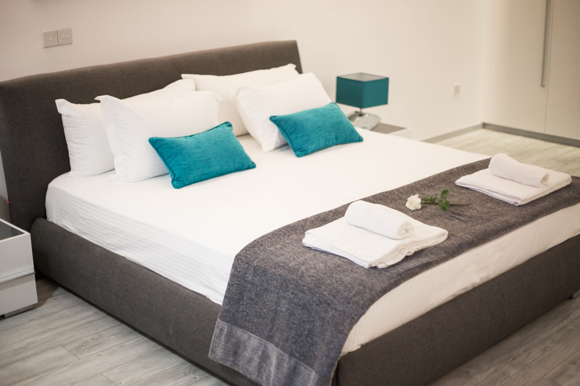 Фото Corina Suites and Apartments