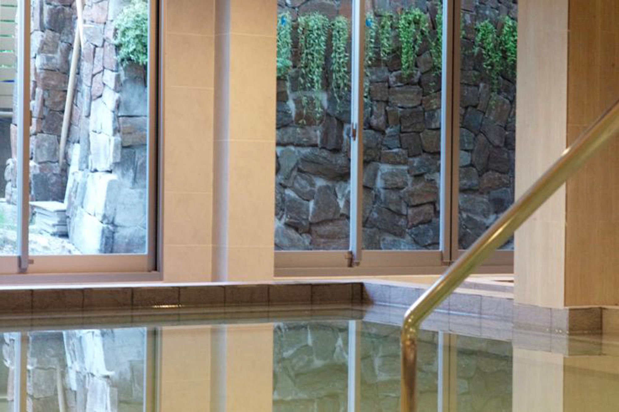 Фото J. Park Hotel