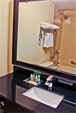 Фото Holiday Inn and Suites Winnipeg Downtown