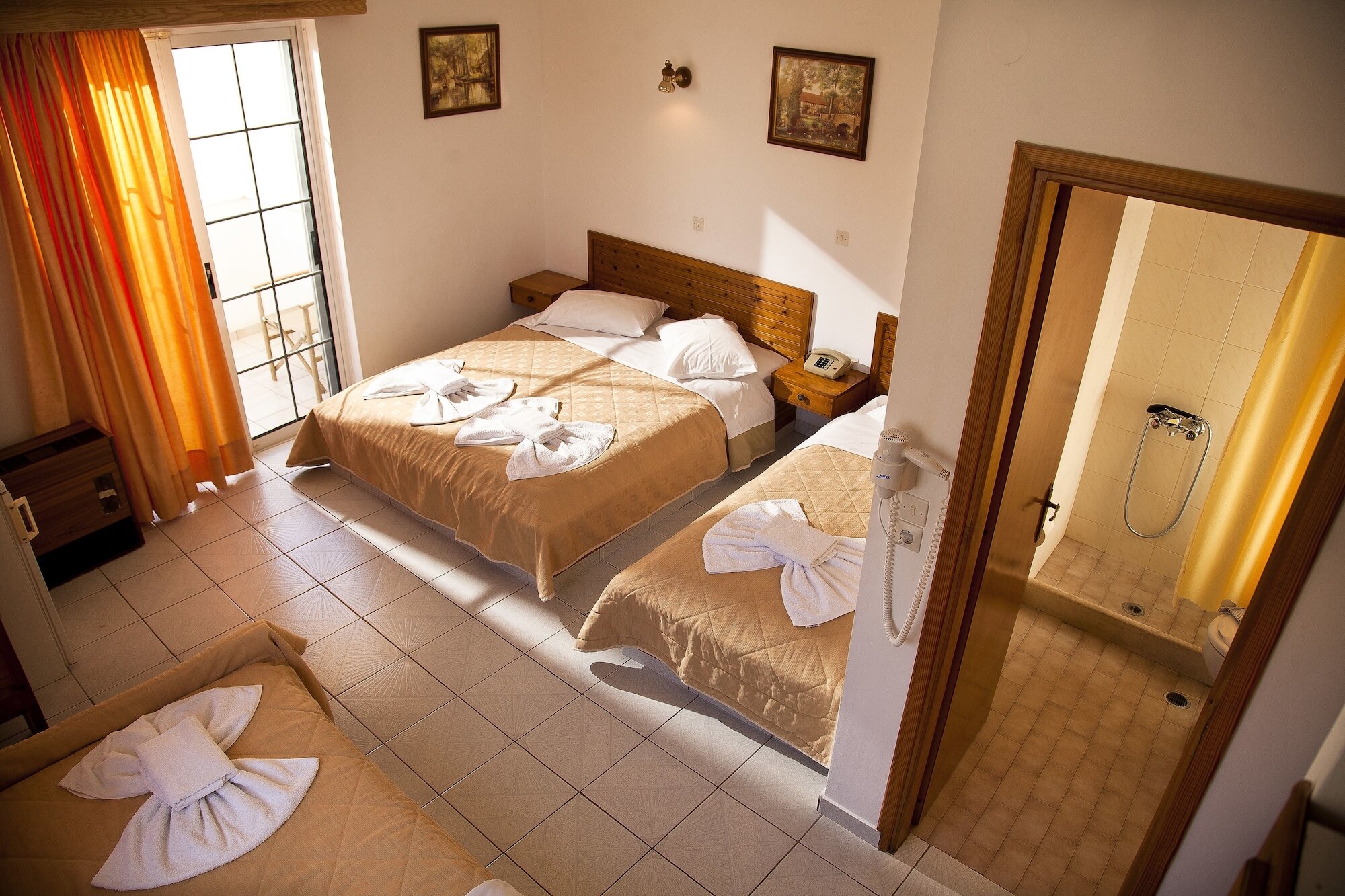 Фото Filoxenia Hotel