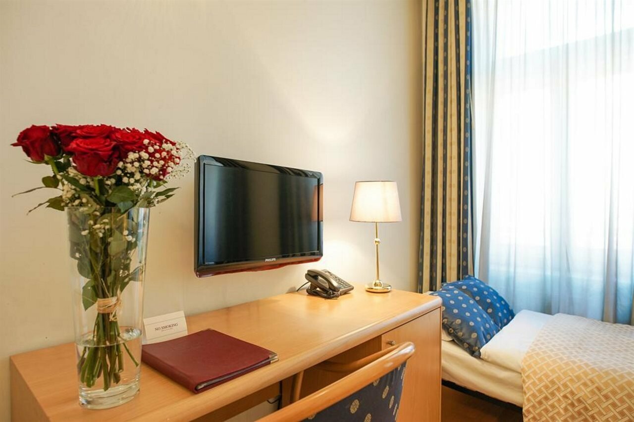 Фото Hotel Tivoli Prague