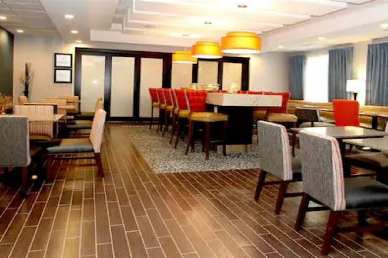 Фото Hampton Inn Suffolk