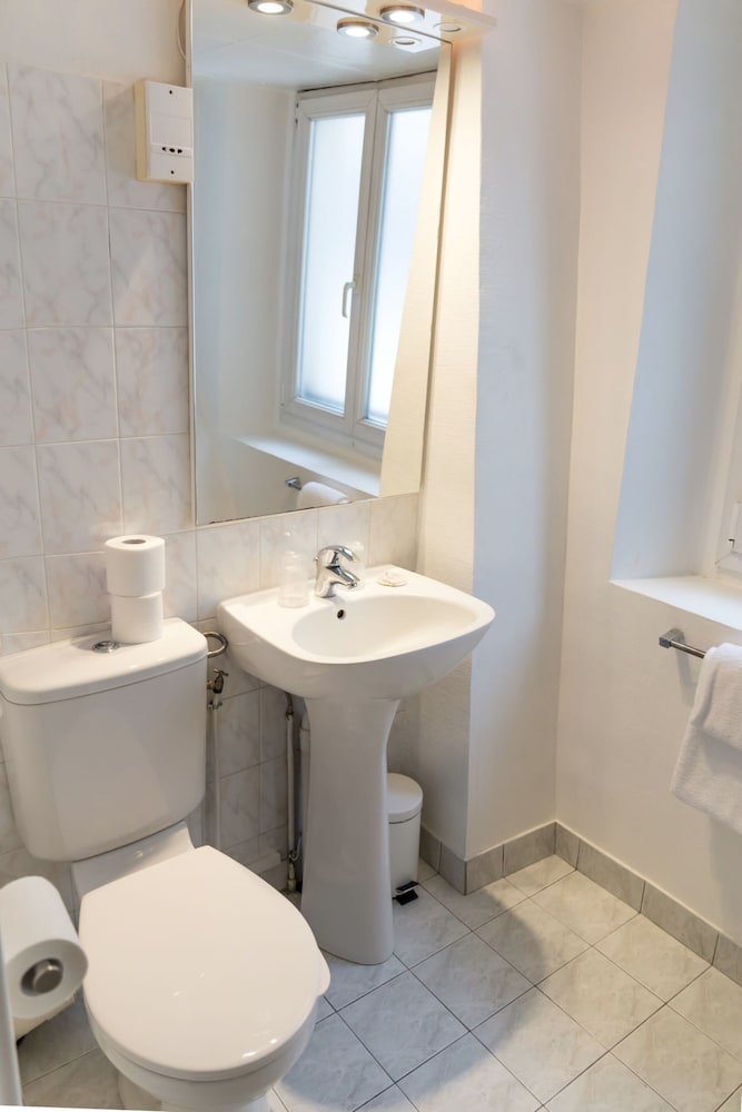 Фото D'win Hotel