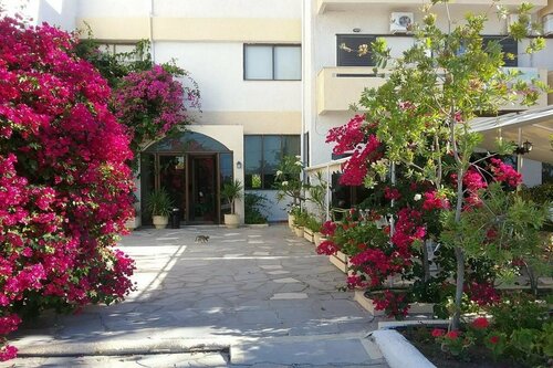 Внешний вид отеля Hotel Esperides в Муниципальной единице Иерапетре, фото 3