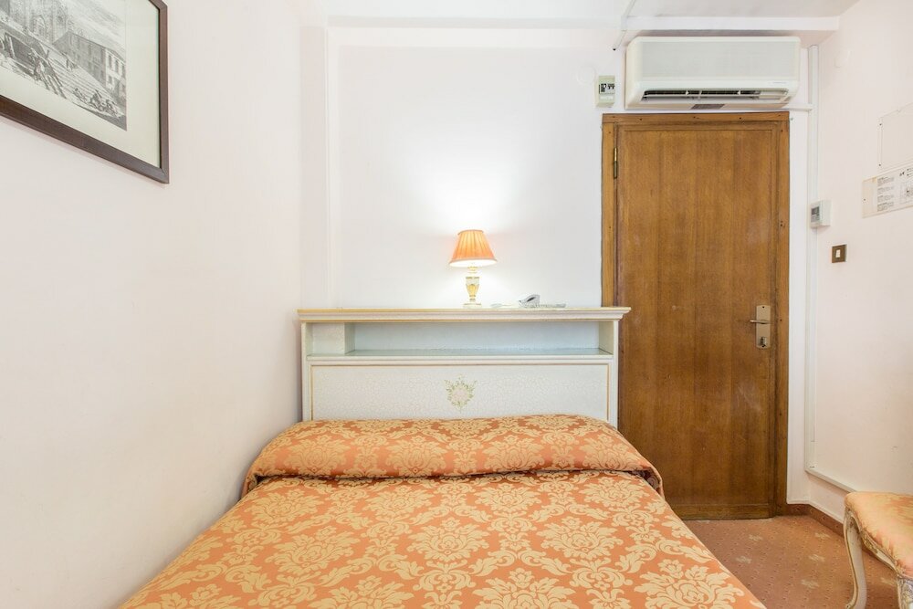 Фото Ambassador Tre Rose