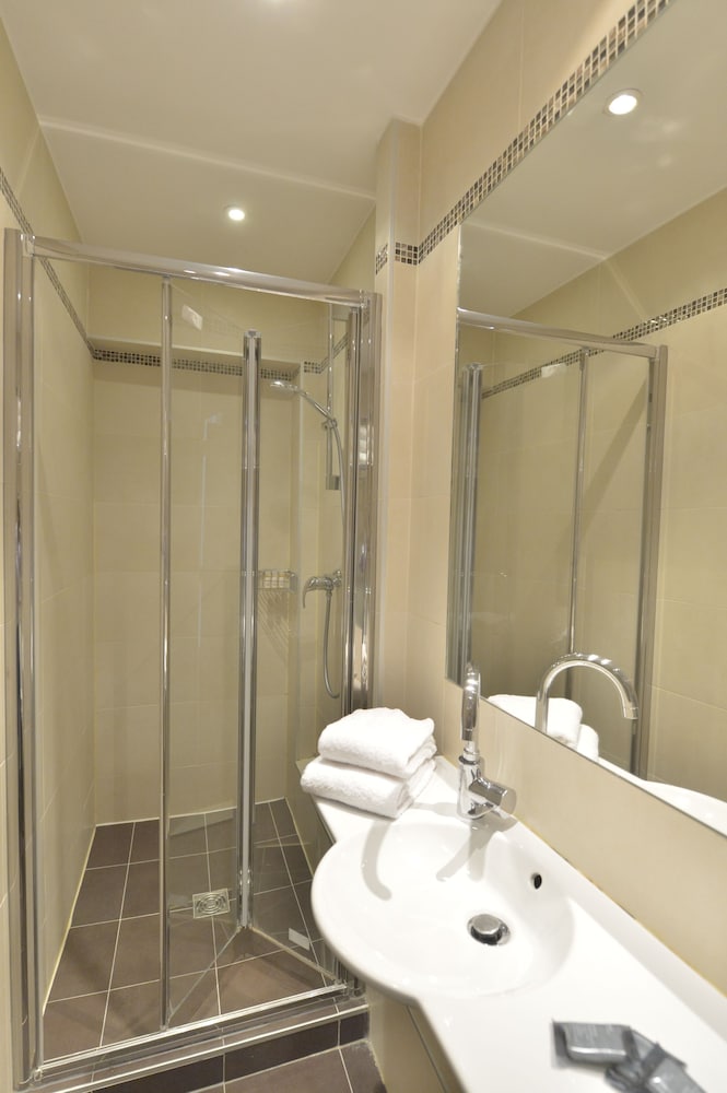 Фото Renoir Hôtel