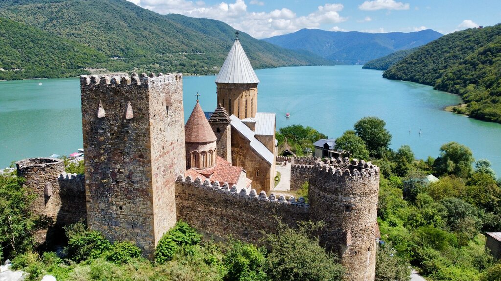 Landmark, attraction Ananuri Fortress, Mtskheta‑Mtianeti, photo