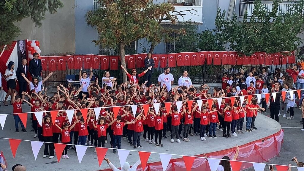 Primary school Camlikule Martyr Omer Sari Primary School, Izmir, photo