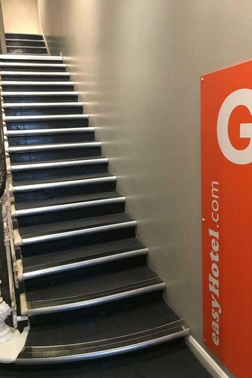 Фото EasyHotel London South Kensington