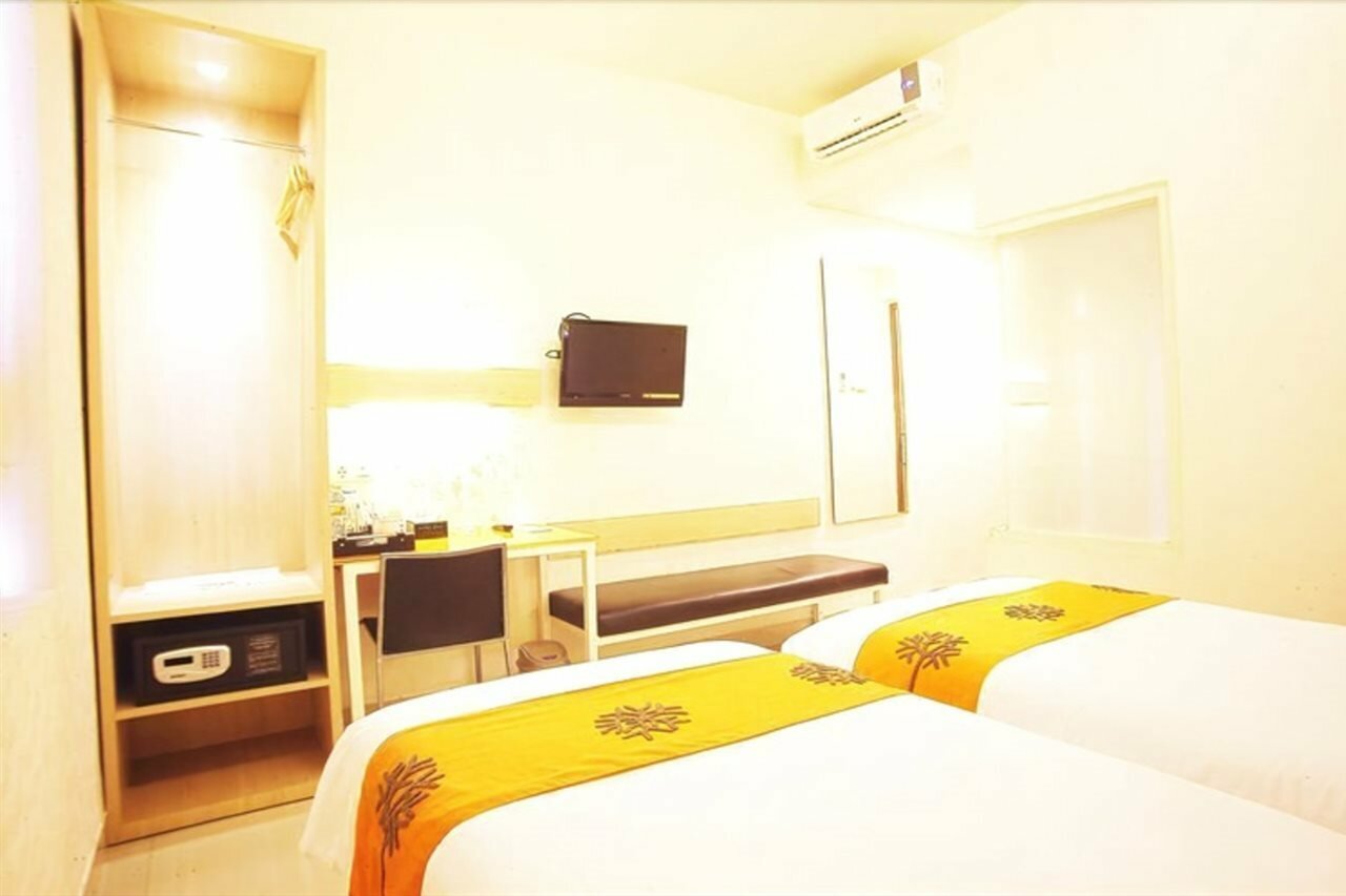Фото Avira Hotel Makassar