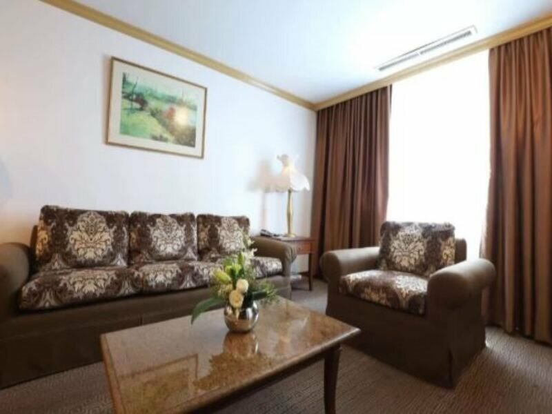 Фото Tiara Oriental Hotel