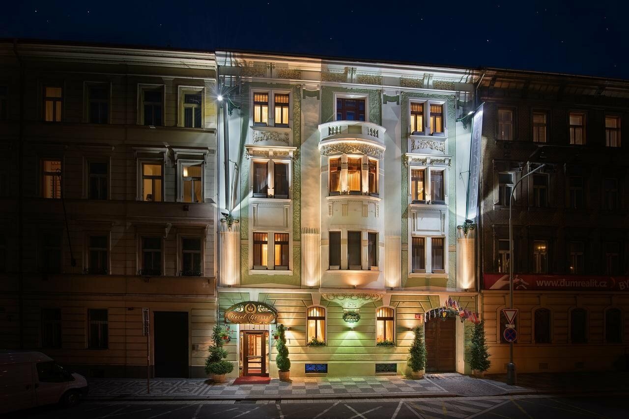 Фото отеля 2