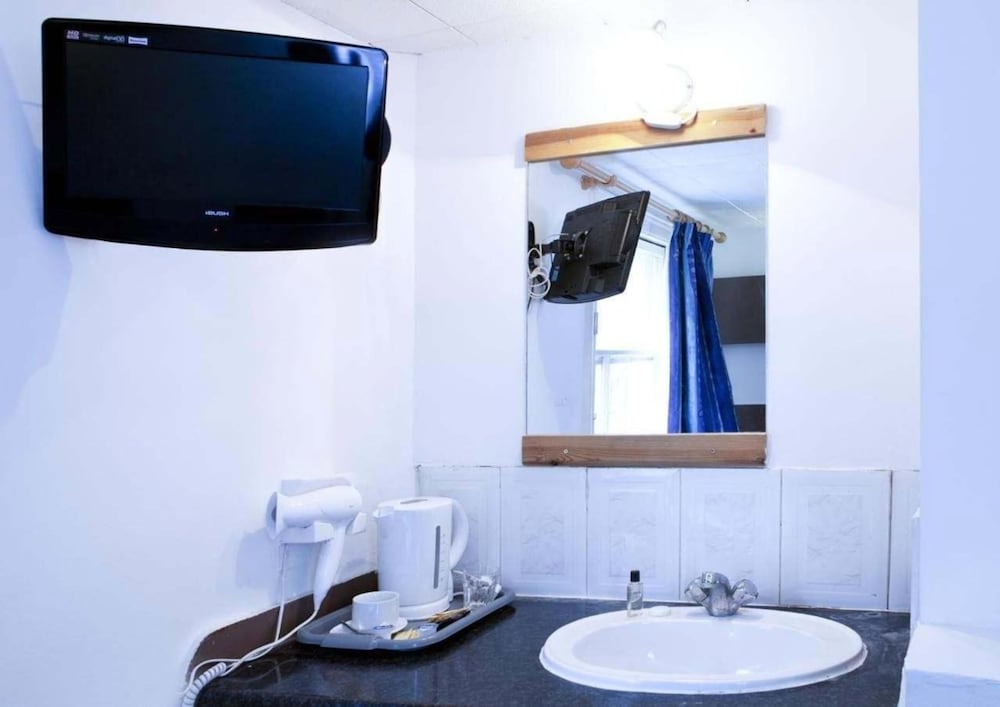 Фото Whiteleaf Hotel