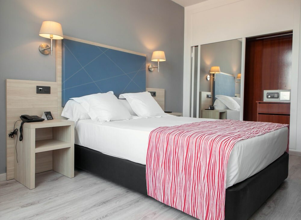 Фото Soho Bahía Málaga