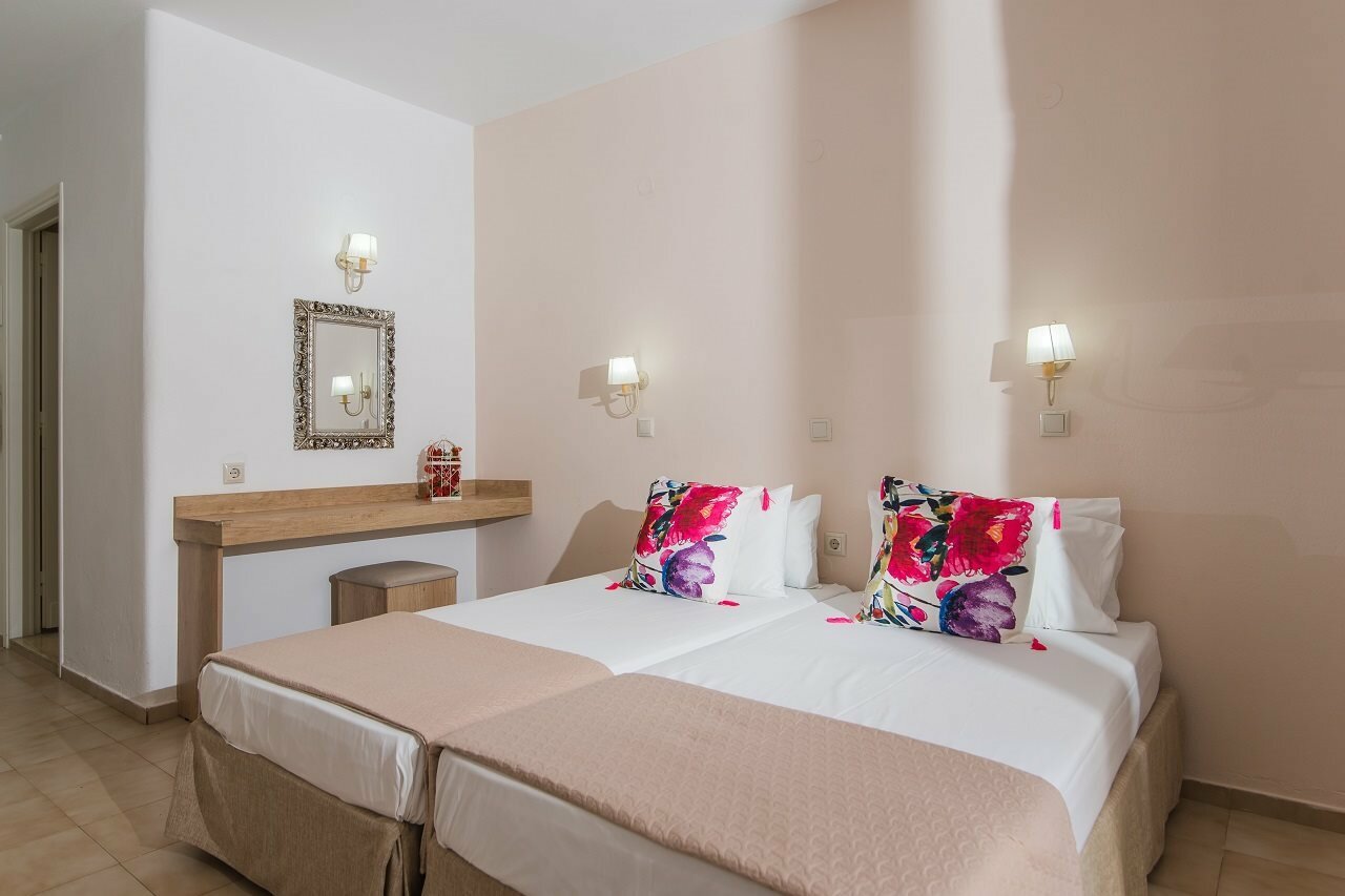 Фото Emerald Hotel