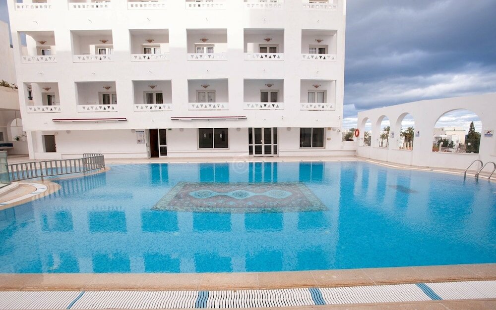 Фото отеля 2