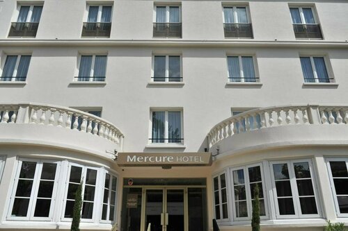 Гостиница Mercure Paris Saint Cloud Hippodrome в Версале