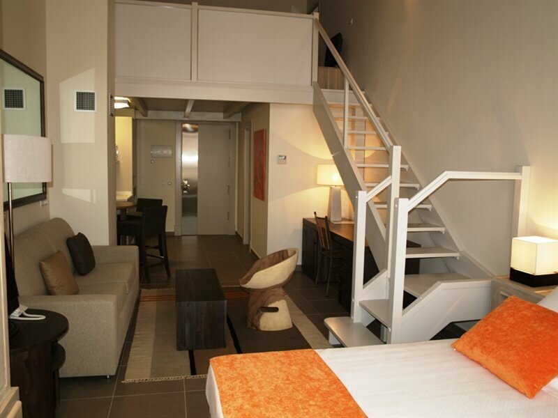 Фото Eco Alcala Suites