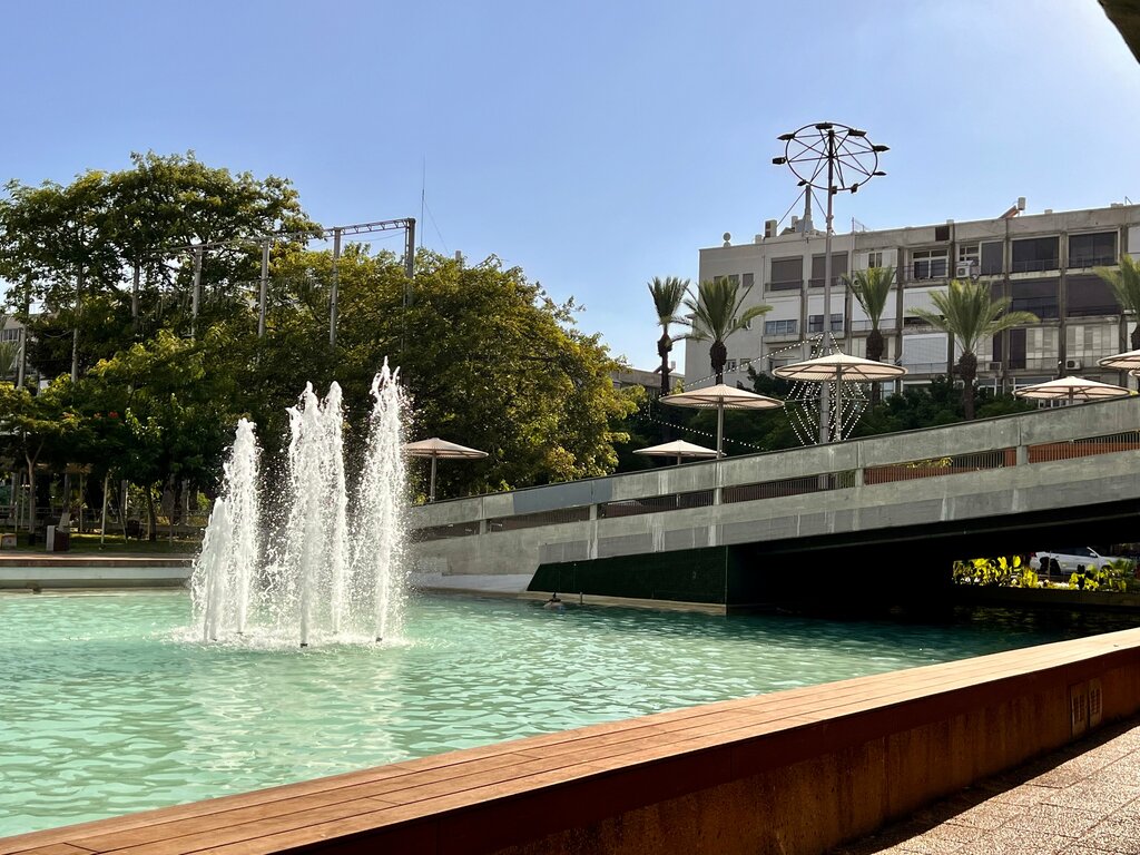 Fountain Fountain, Tel Aviv, photo