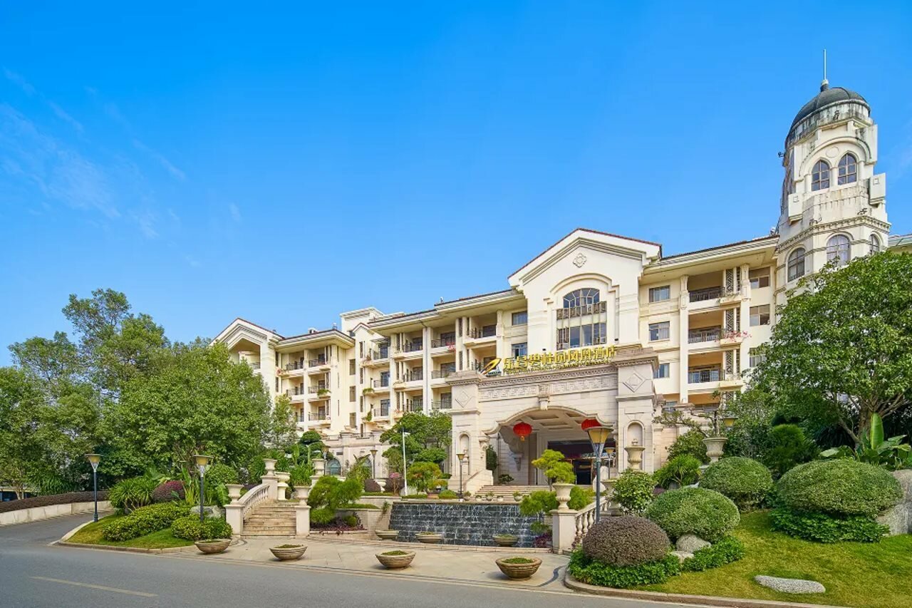 Фото Country Garden Phoenix Hotel Lechang