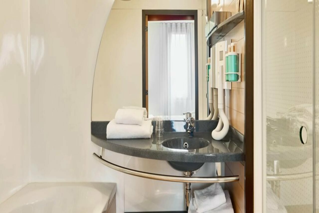 Фото Novotel Suites Paris Nord 18ème Hotel