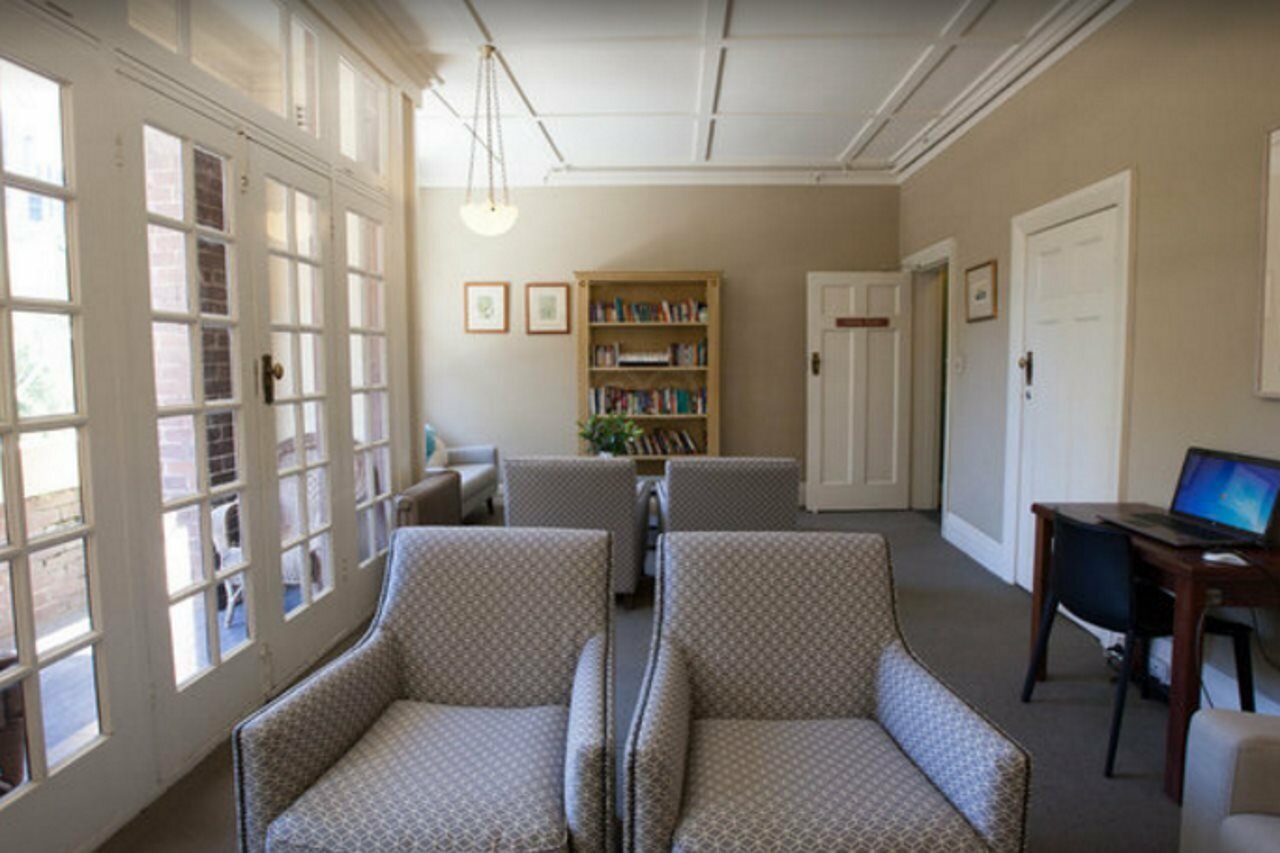 Фото The Russell Boutique Hotel