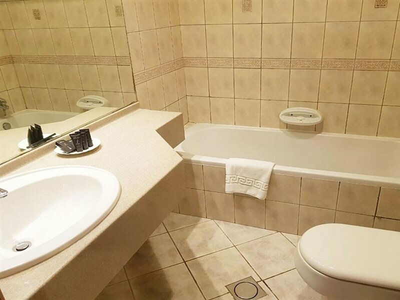 Фото Апарт-отель Uptown Hotel Apartments Abu Dhabi