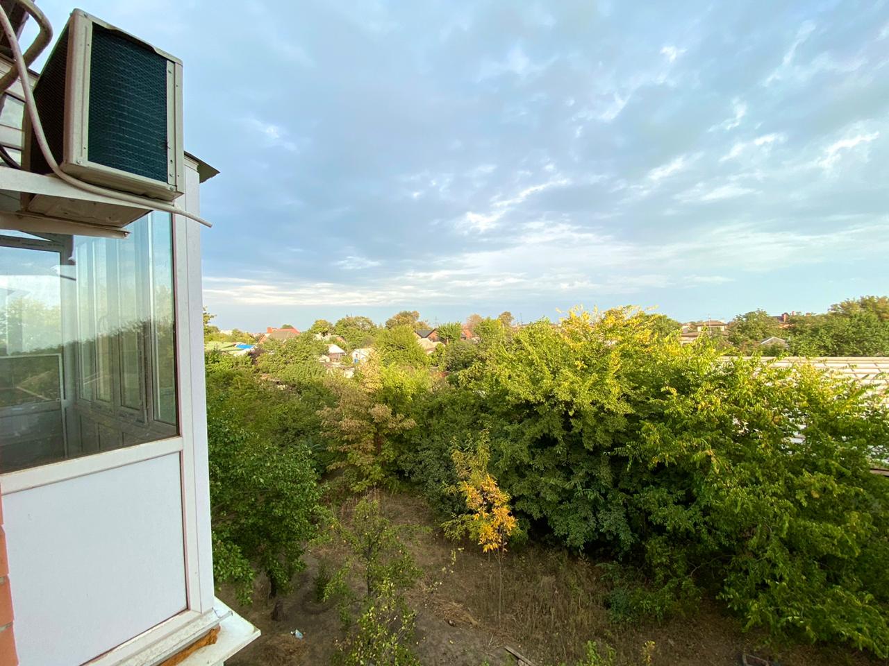 Фото Уютная студия с качелями в Приморском районе