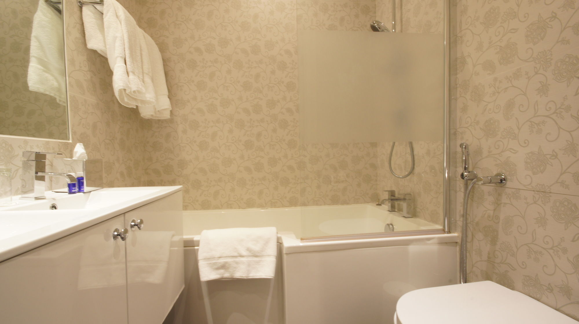 Фото The Leonard Hotel