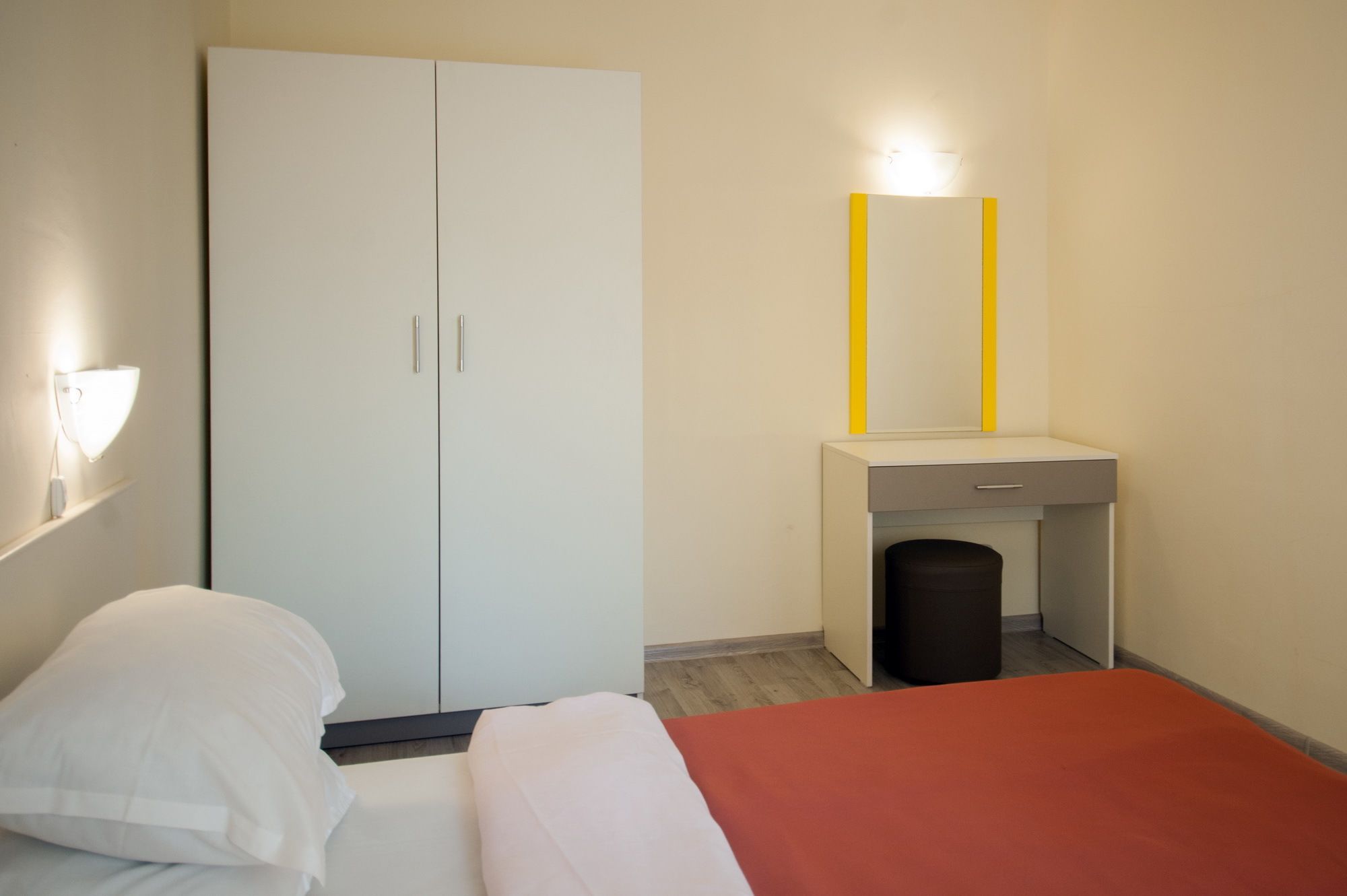 Фото Mariner's Suites