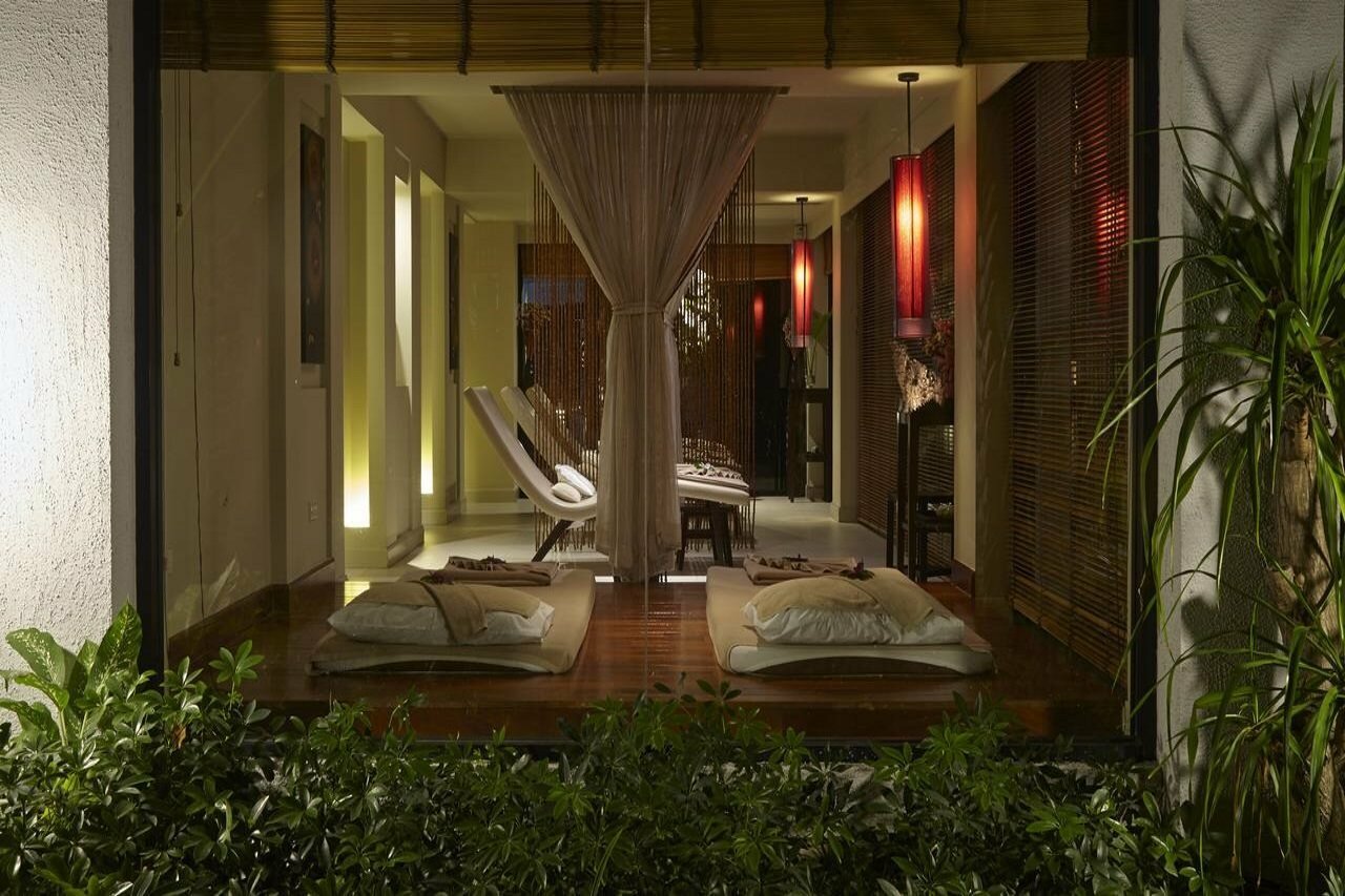 Фото Woodlands Suites Serviced Residences