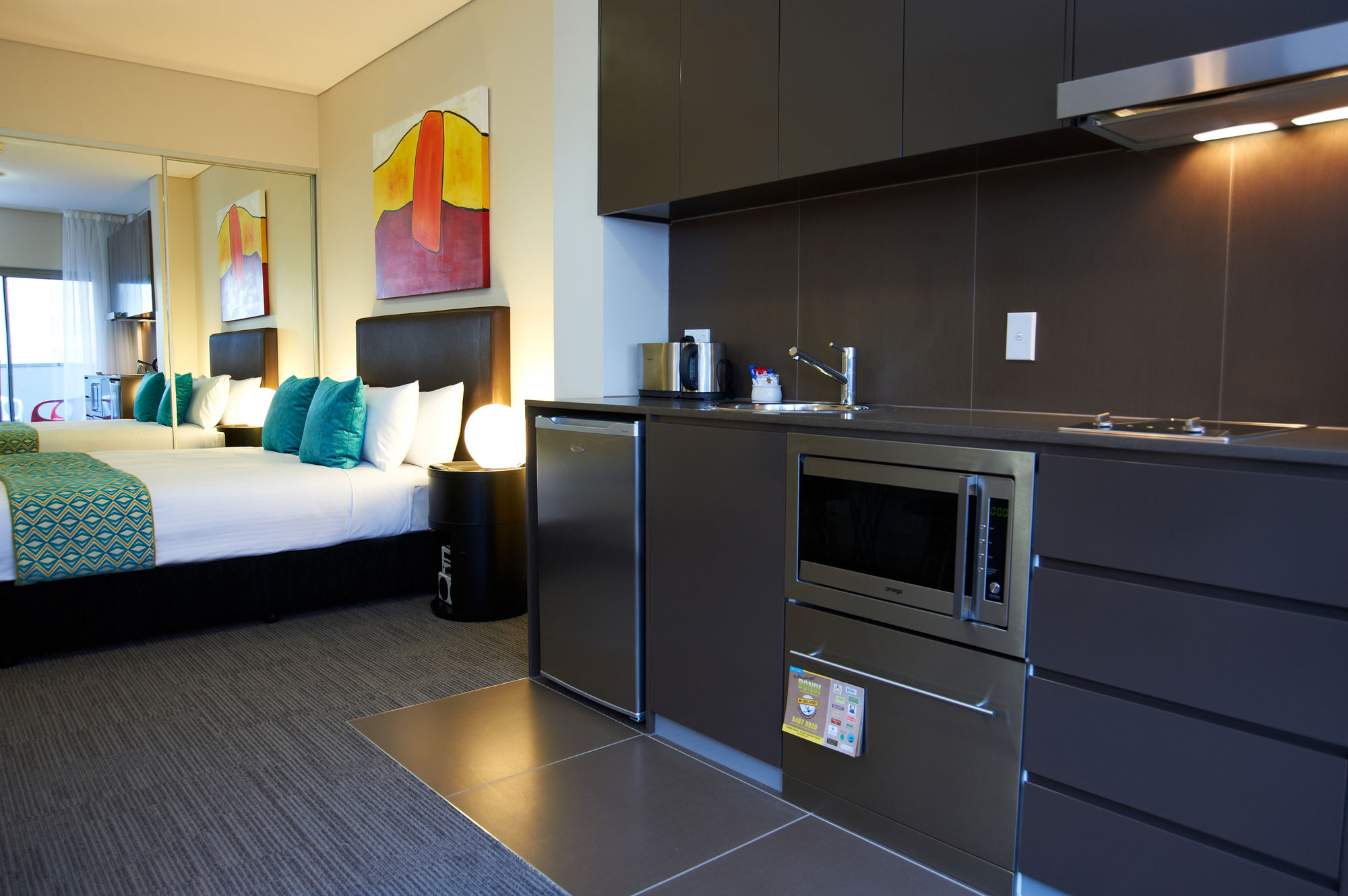 Фото Holiday Inn & Suites Sydney Bondi Junction, an Ihg Hotel