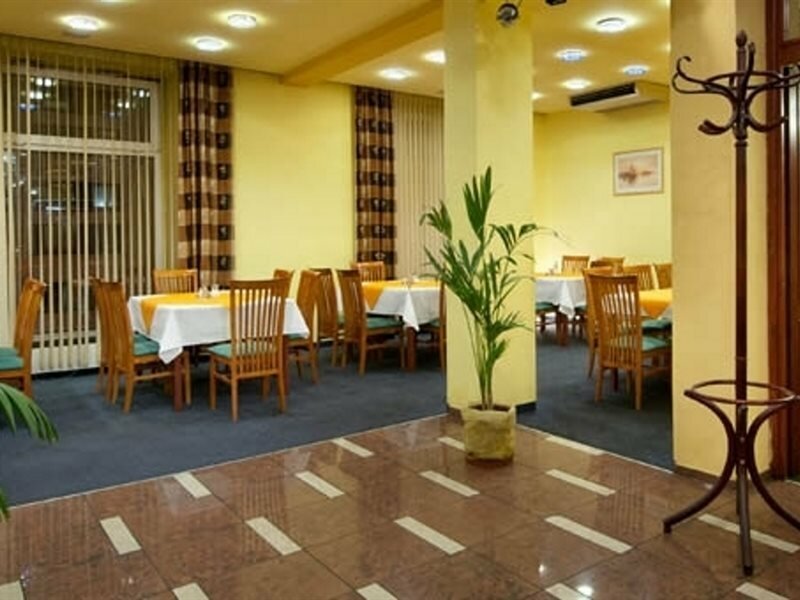 Фото Hotel Henrietta