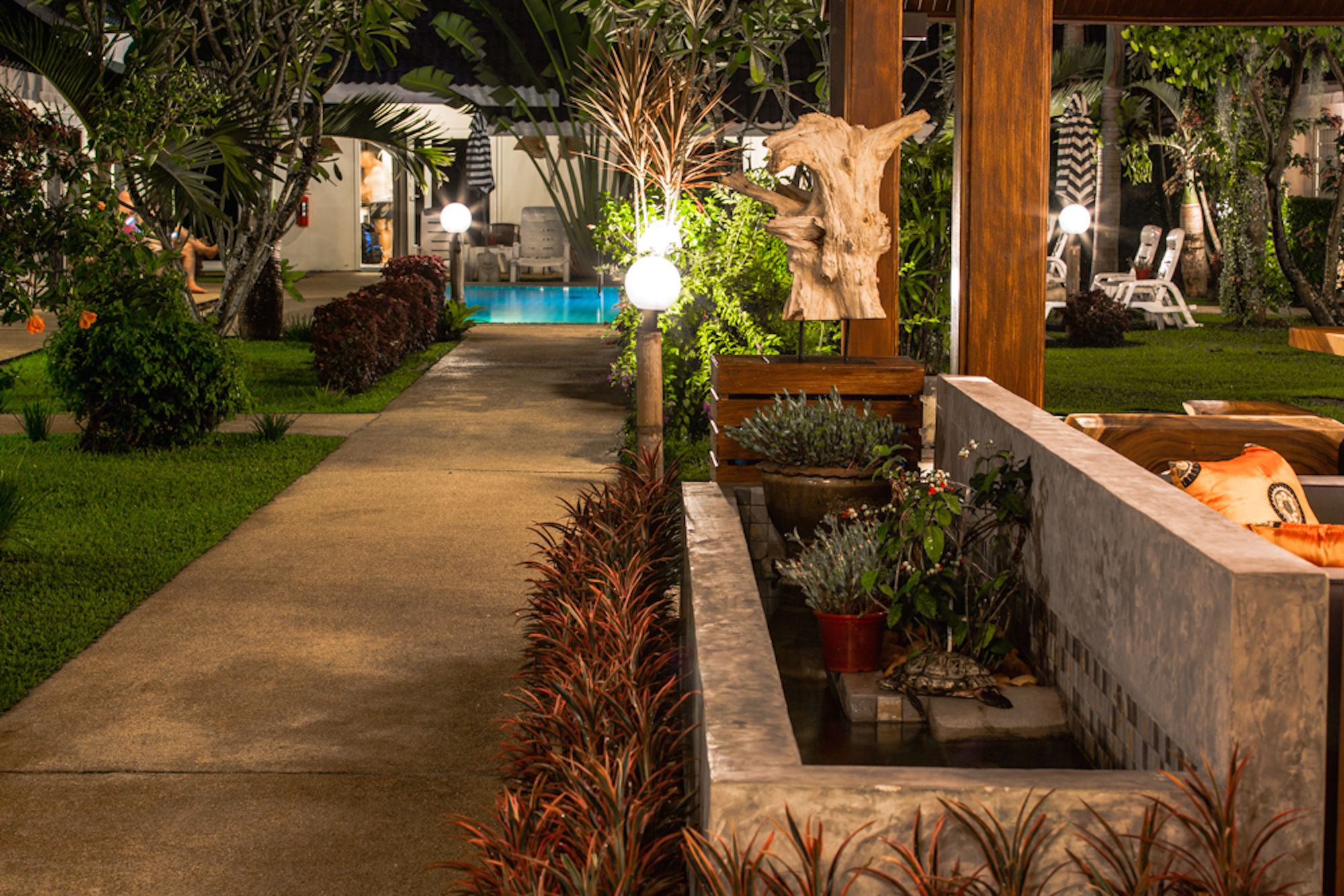 Фото Phuket Airport Hotel