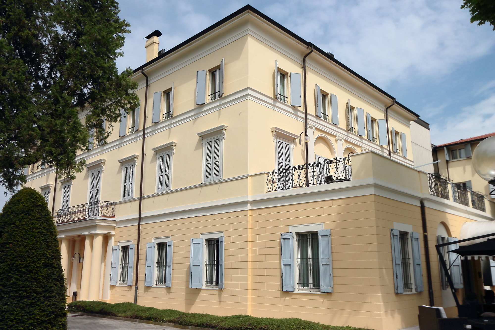 Фото Rechigi Park Hotel